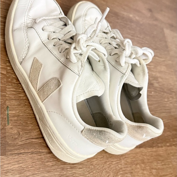 Veja - Womens Sneakers Shoes Size 6 - Picture 4 of 8